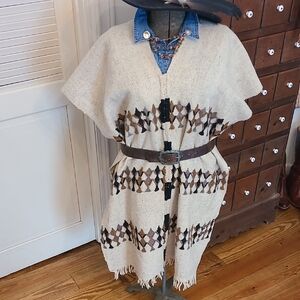 Stylish Beige Wool Vintage Serape Poncho with Geometric Pattern. ONE SIZE.